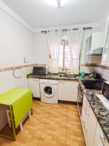 3 soveværelse Semi-Rækkehus til leje i Torremolinos med swimmingpool - € 1.750 (Ref: 9751610)