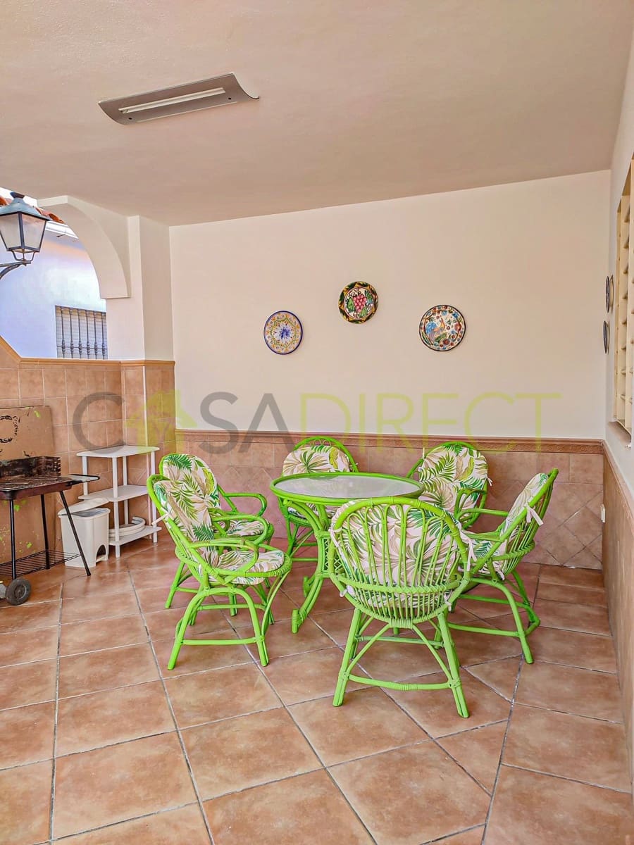 3 soveværelse Semi-Rækkehus til leje i Torremolinos med swimmingpool - € 1.750 (Ref: 9751610)