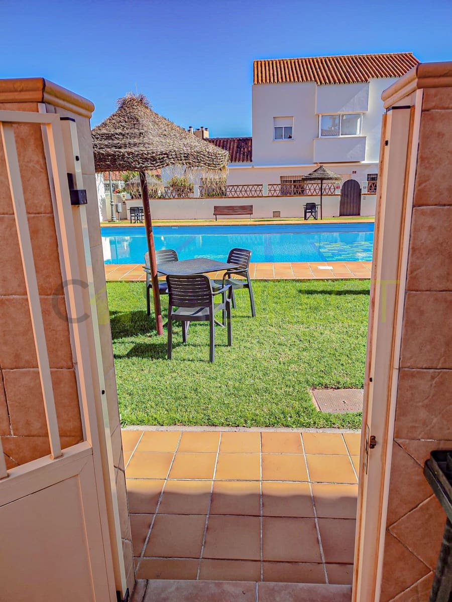 3 soveværelse Semi-Rækkehus til leje i Torremolinos med swimmingpool - € 1.750 (Ref: 9751610)