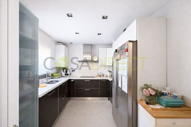 3 soveværelse Lejlighed til leje i Málaga by med garage - € 2.800 (Ref: 9751612)