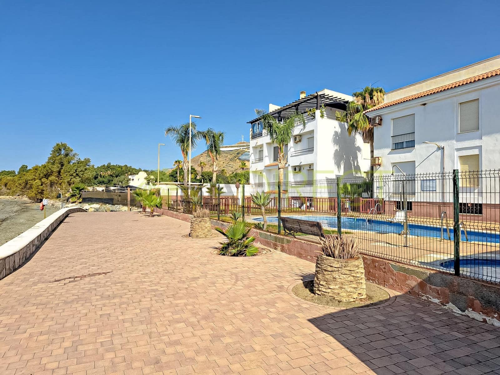 2 makuuhuone Asunto vuokrattavana paikassa Polopos mukana uima-altaan 
autotalli - 660 € (Ref: 9751613)