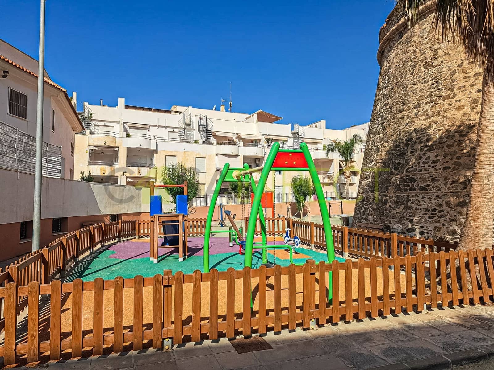 2 makuuhuone Asunto vuokrattavana paikassa Polopos mukana uima-altaan 
autotalli - 660 € (Ref: 9751613)