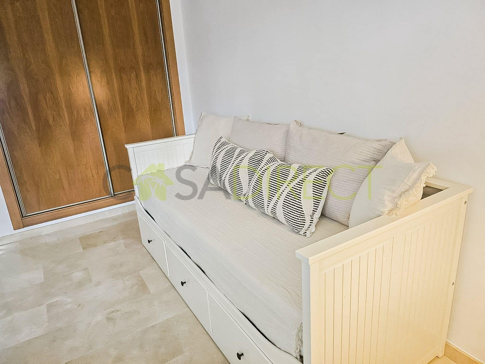 2 soveværelse Lejlighed til leje i Roquetas de Mar med swimmingpool garage - € 860 (Ref: 9755342)