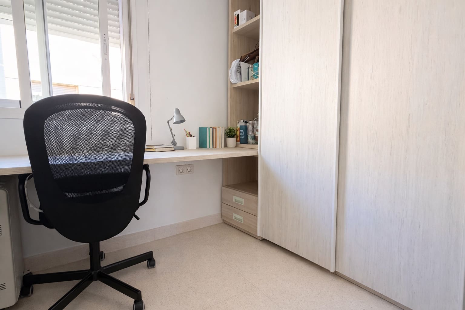 4 bedroom Apartment for rent in Malaga city with pool garage - € 2,200 (Ref: 9777656)