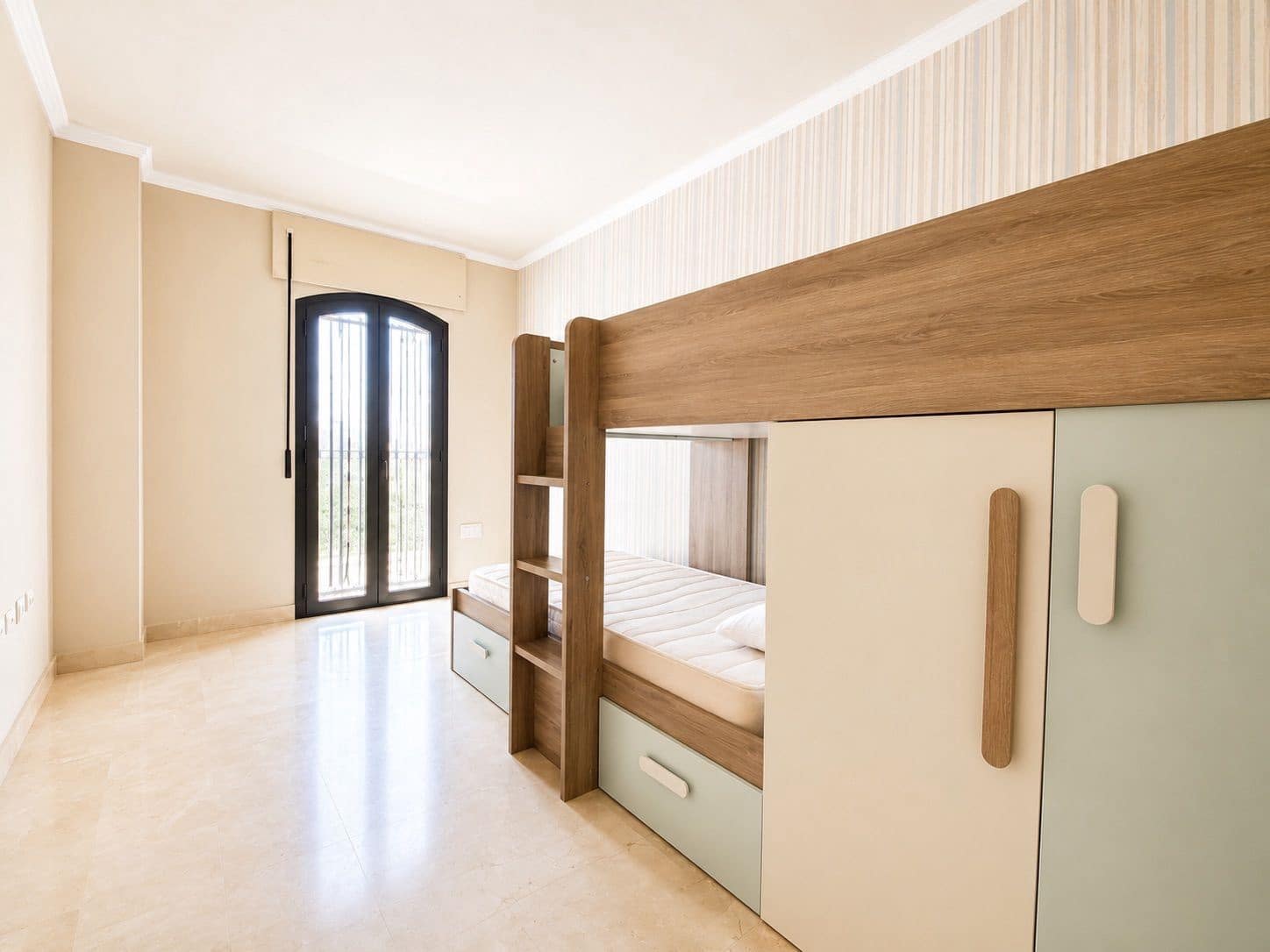 3 sypialnia Mieszkanie do wynajęcia w Velez-Malaga z garażem - 1 200 € (Ref: 9811216)
