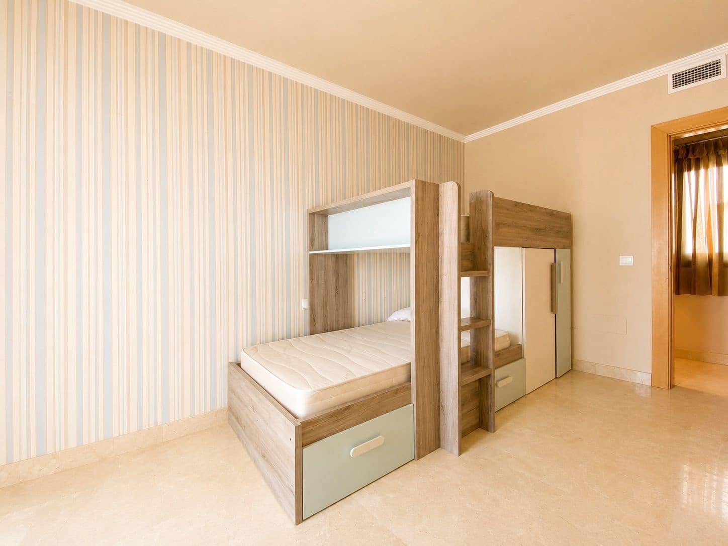 3 sypialnia Mieszkanie do wynajęcia w Velez-Malaga z garażem - 1 200 € (Ref: 9811216)