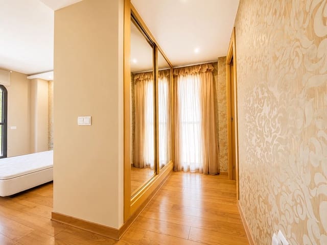3 makuuhuone Asunto vuokrattavana paikassa Vélez-Málaga mukana 
autotalli - 1 200 € (Ref: 9811216)