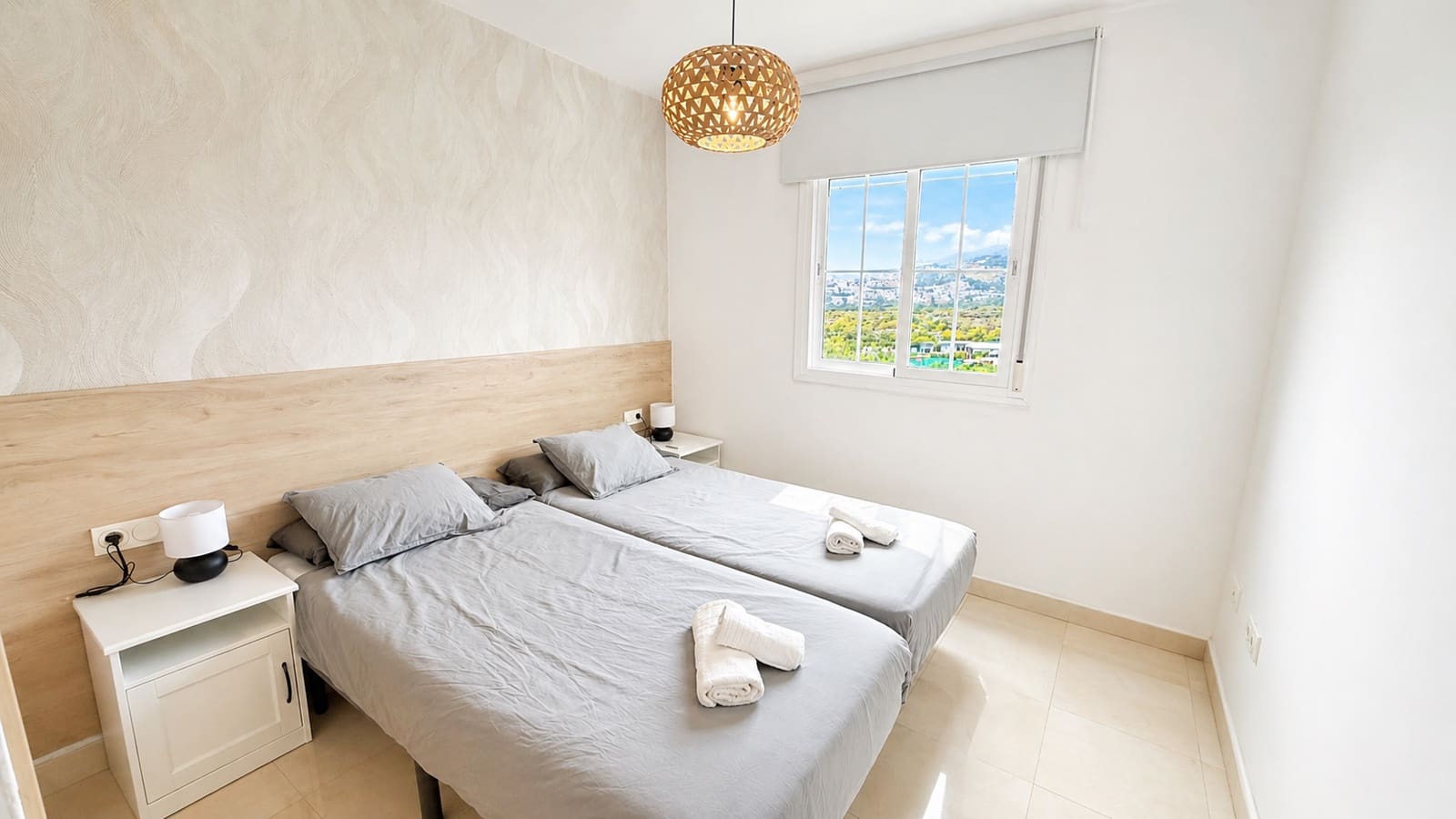 Apartamento de 2 habitaciones en Nerja en alquiler - 1.200 € (Ref: 9812960)