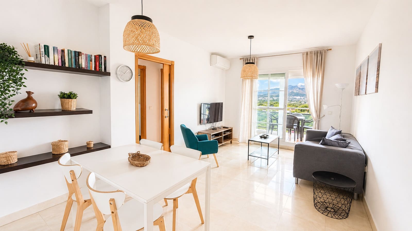 Apartamento de 2 habitaciones en Nerja en alquiler - 1.200 € (Ref: 9812960)