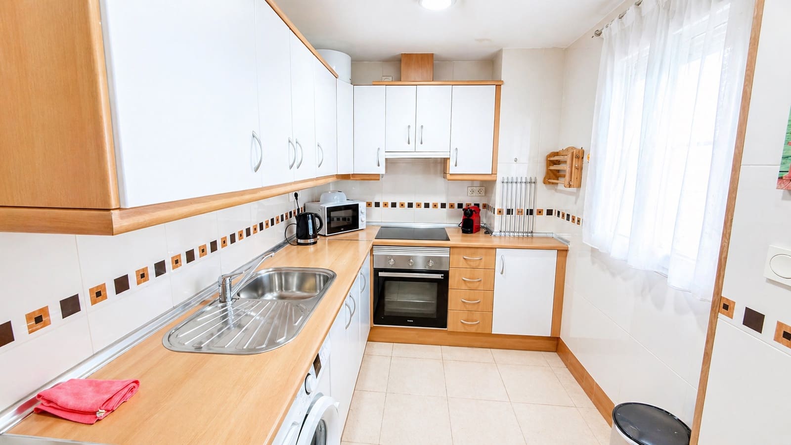 Apartamento de 2 habitaciones en Nerja en alquiler - 1.200 € (Ref: 9812960)