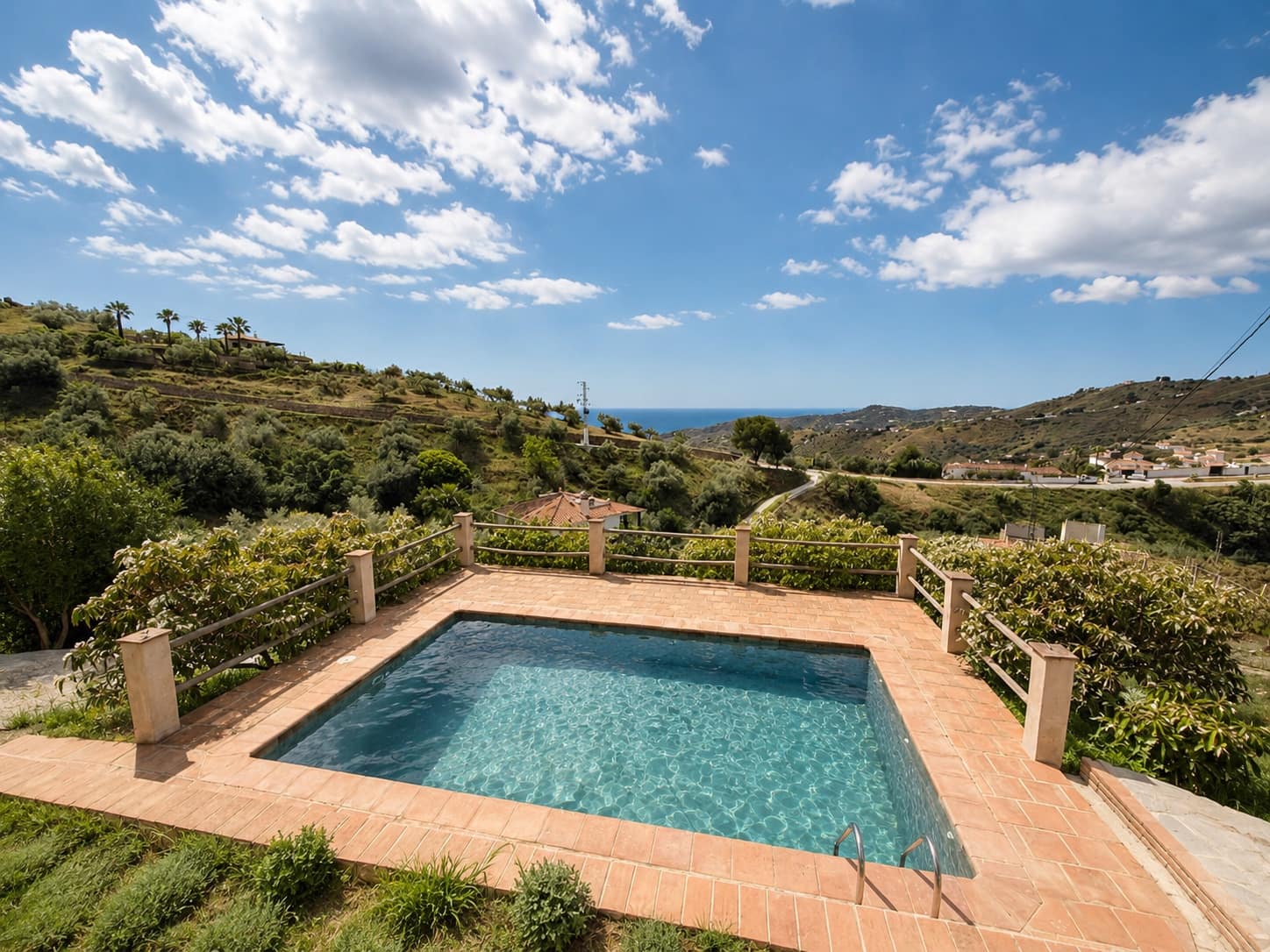 2 soverom Villa til leie i Frigiliana med svømmebasseng garasje - € 1 300 (Ref: 9828295)