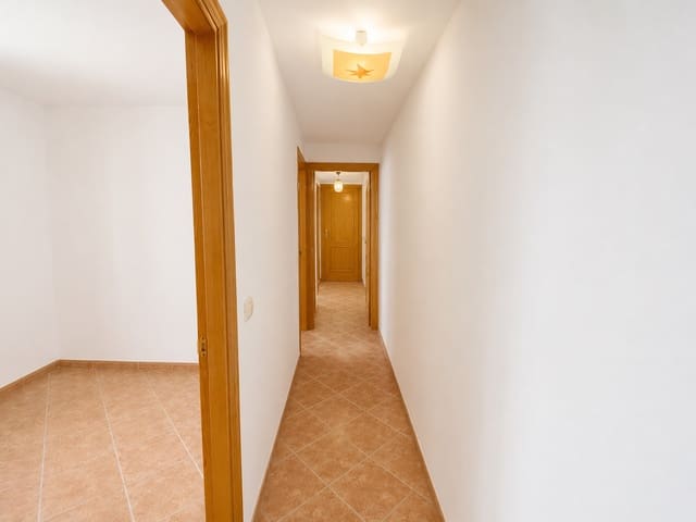Appartement de 2 chambres à louer à Frigiliana - 725 € (Ref: 9830641)