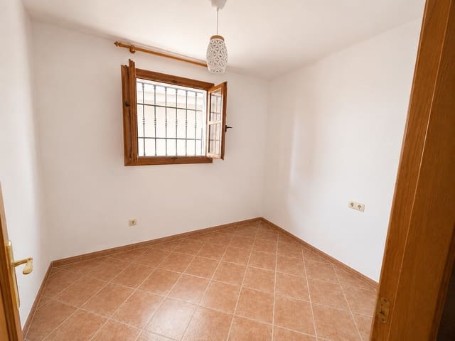 Appartement de 2 chambres à louer à Frigiliana - 725 € (Ref: 9830641)