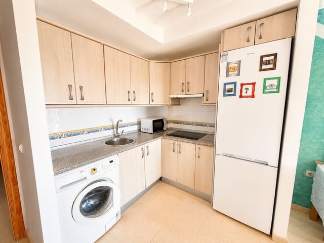 2 slaapkamer Appartement te huur in Benajarafe, Vélez-Málaga met zwembad - € 950 (Ref: 9833258)