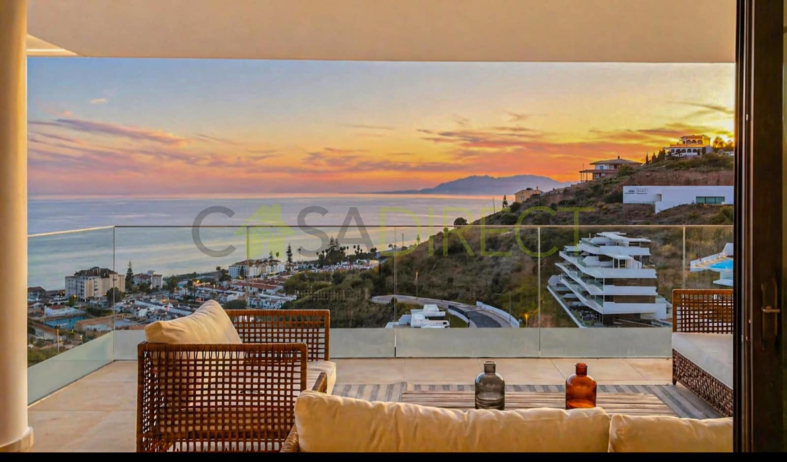 Piso de 2 habitaciones en Rincón de la Victoria en alquiler con piscina garaje - 2.500 € (Ref: 9833259)