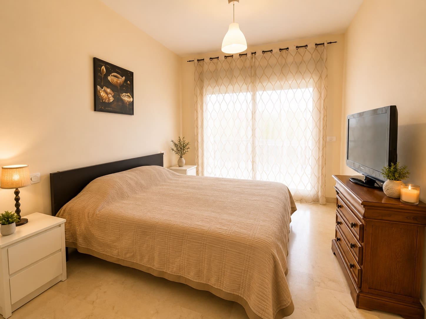 2 bedroom Apartment for rent in Manilva with pool garage - € 1,500 (Ref: 9835189)