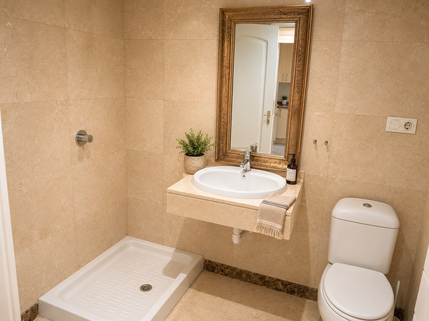 2 bedroom Apartment for rent in Manilva with pool garage - € 1,500 (Ref: 9835189)