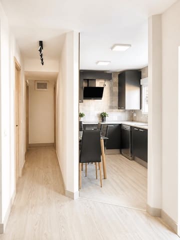2 bedroom Semi-detached Villa for rent in Puerto Marina, Benalmádena with garage - € 2,490 (Ref: 9838889)