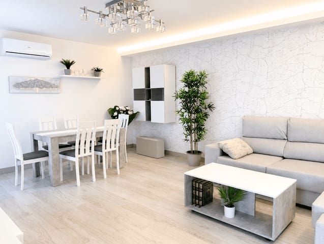 2 bedroom Semi-detached Villa for rent in Puerto Marina, Benalmádena with garage - € 2,490 (Ref: 9838889)