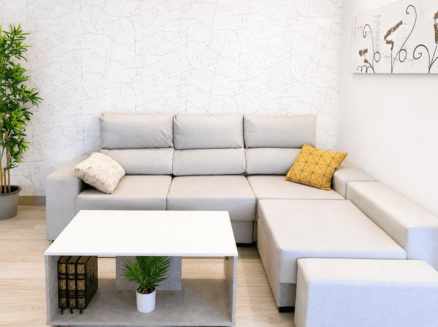 2 bedroom Semi-detached Villa for rent in Benalmadena with garage - € 2,490 (Ref: 9838889)