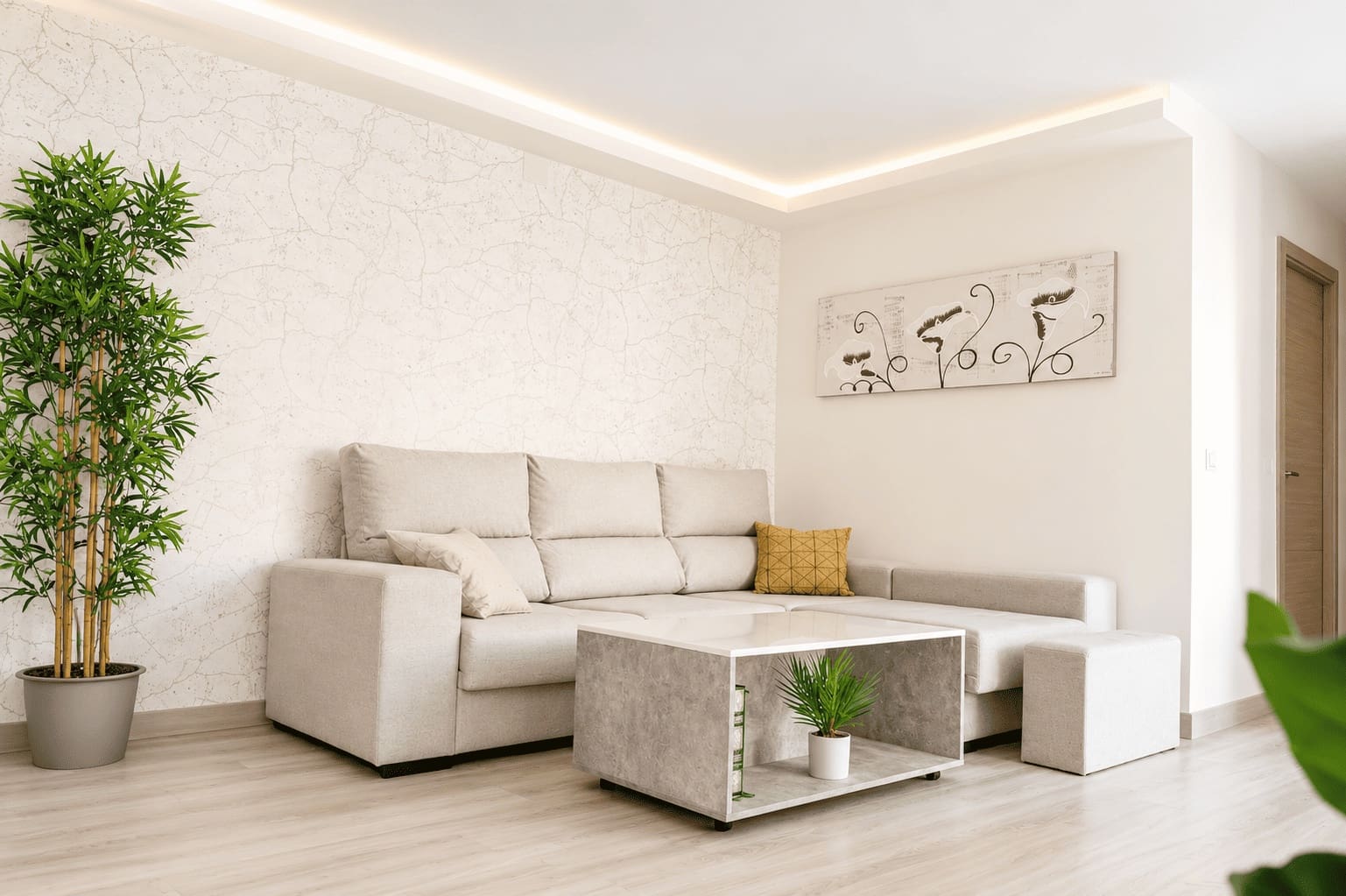 2 bedroom Semi-detached Villa for rent in Benalmadena with garage - € 2,490 (Ref: 9838889)