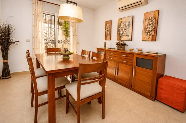 3 bedroom Villa for rent in Chaparil - Torrecilla - Punta Lara, Nerja with pool garage - € 2,500 (Ref: 9838890)