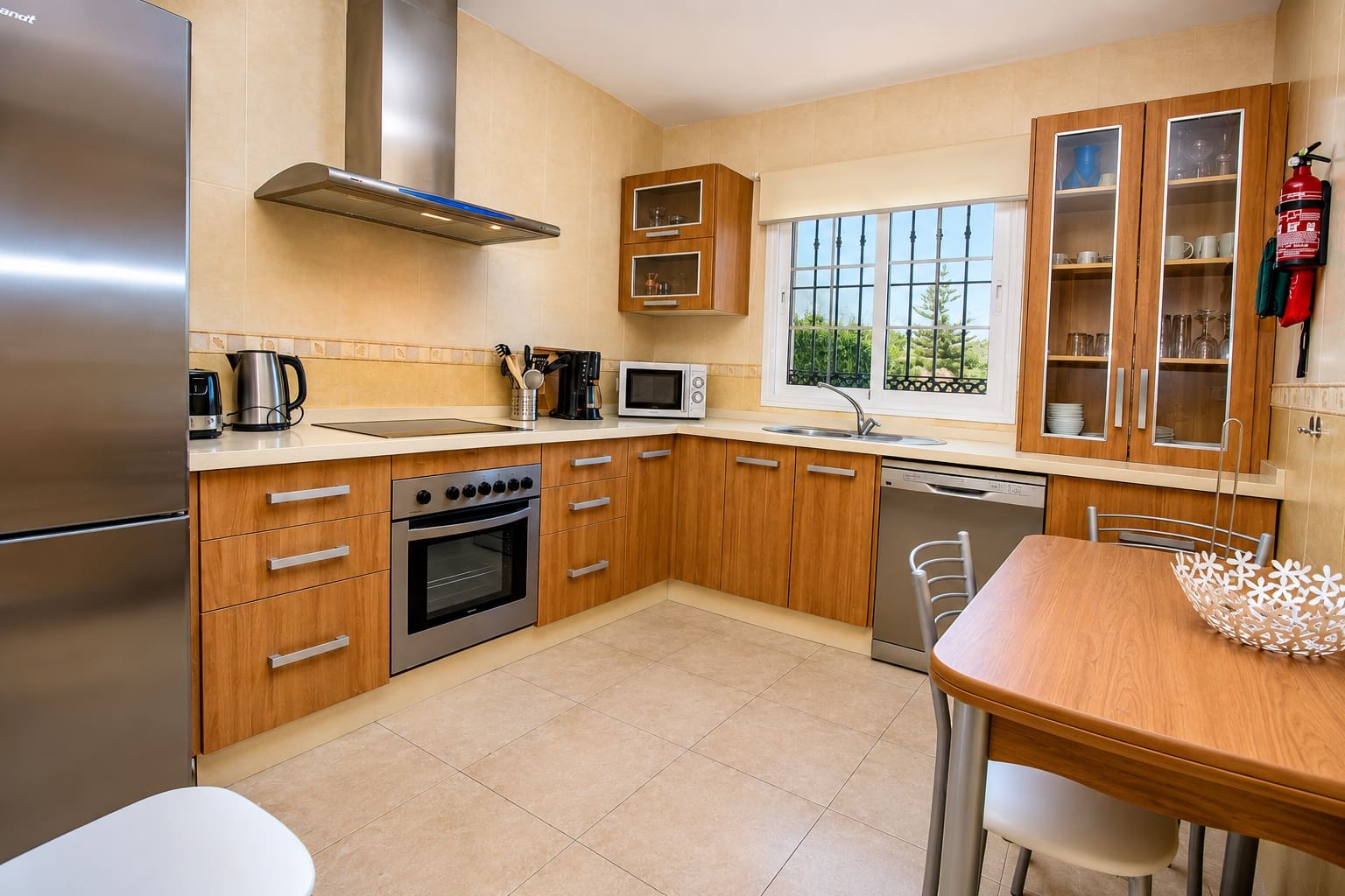 3 bedroom Villa for rent in Nerja with pool garage - € 2,500 (Ref: 9838890)