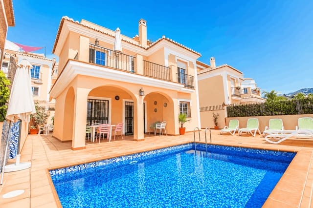 3 bedroom Villa for rent in Chaparil - Torrecilla - Punta Lara, Nerja with pool garage - € 2,500 (Ref: 9838890)