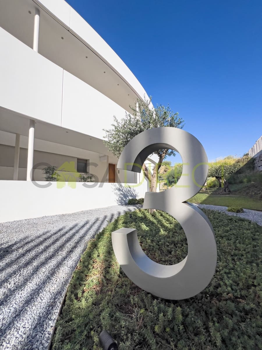 Piso de 4 habitaciones en Benahavís en venta con piscina garaje - 2.598.225 € (Ref: 9838891)