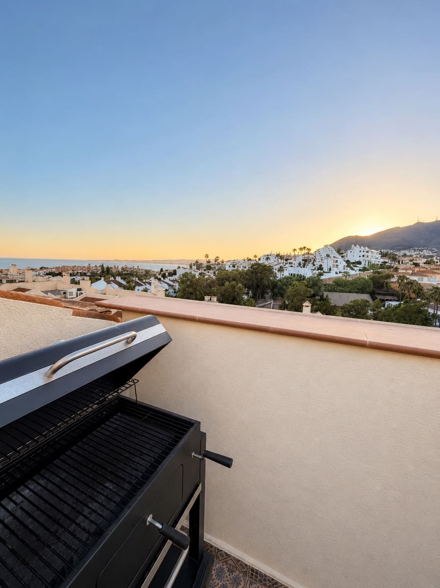 3 bedroom Semi-detached Villa for rent in Benalmadena with pool garage - € 2,800 (Ref: 9838892)