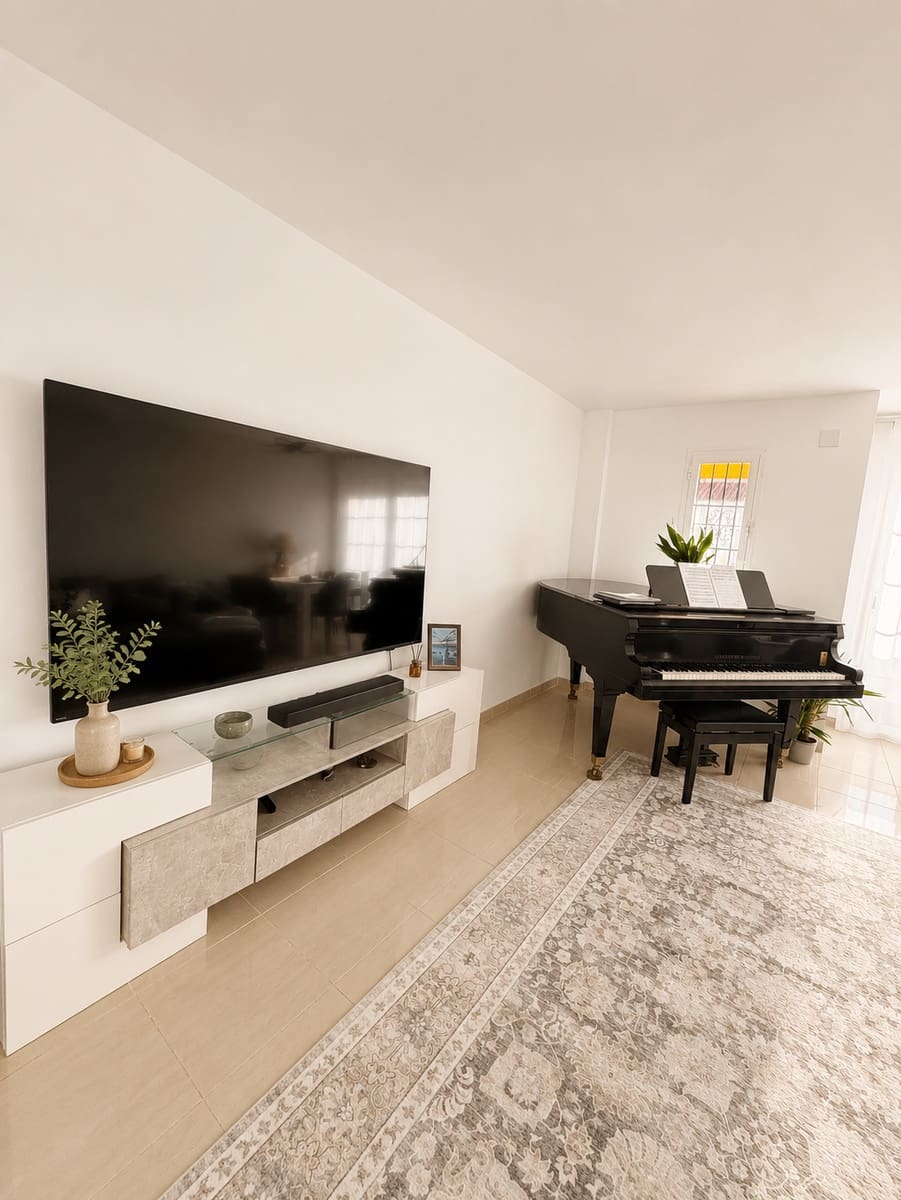 3 bedroom Semi-detached Villa for rent in Benalmadena with pool garage - € 2,800 (Ref: 9838892)