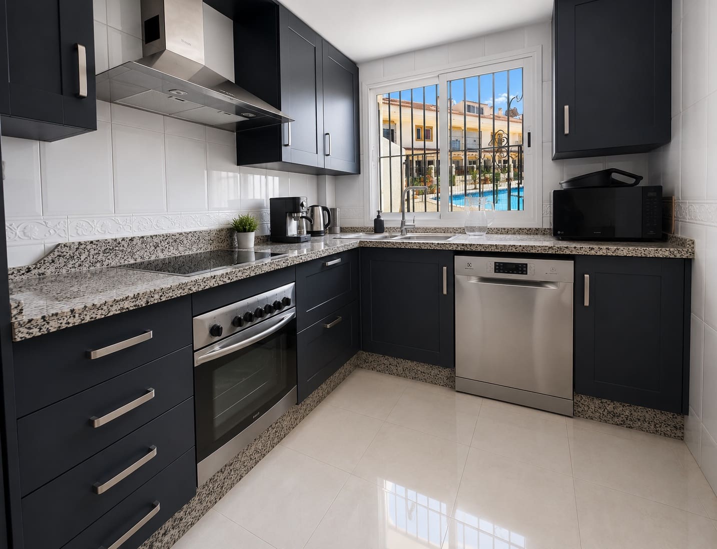 3 bedroom Semi-detached Villa for rent in Benalmadena with pool garage - € 2,800 (Ref: 9838892)