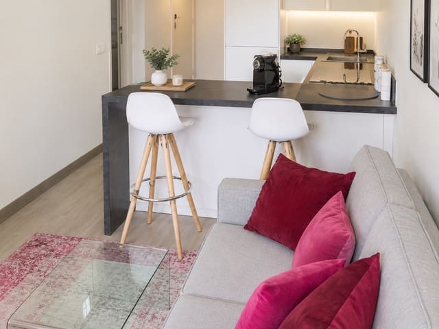 2 soveværelse Lejlighed til leje i Huerta Belón - Calvario, Marbella med swimmingpool - € 2.400 (Ref: 9840074)