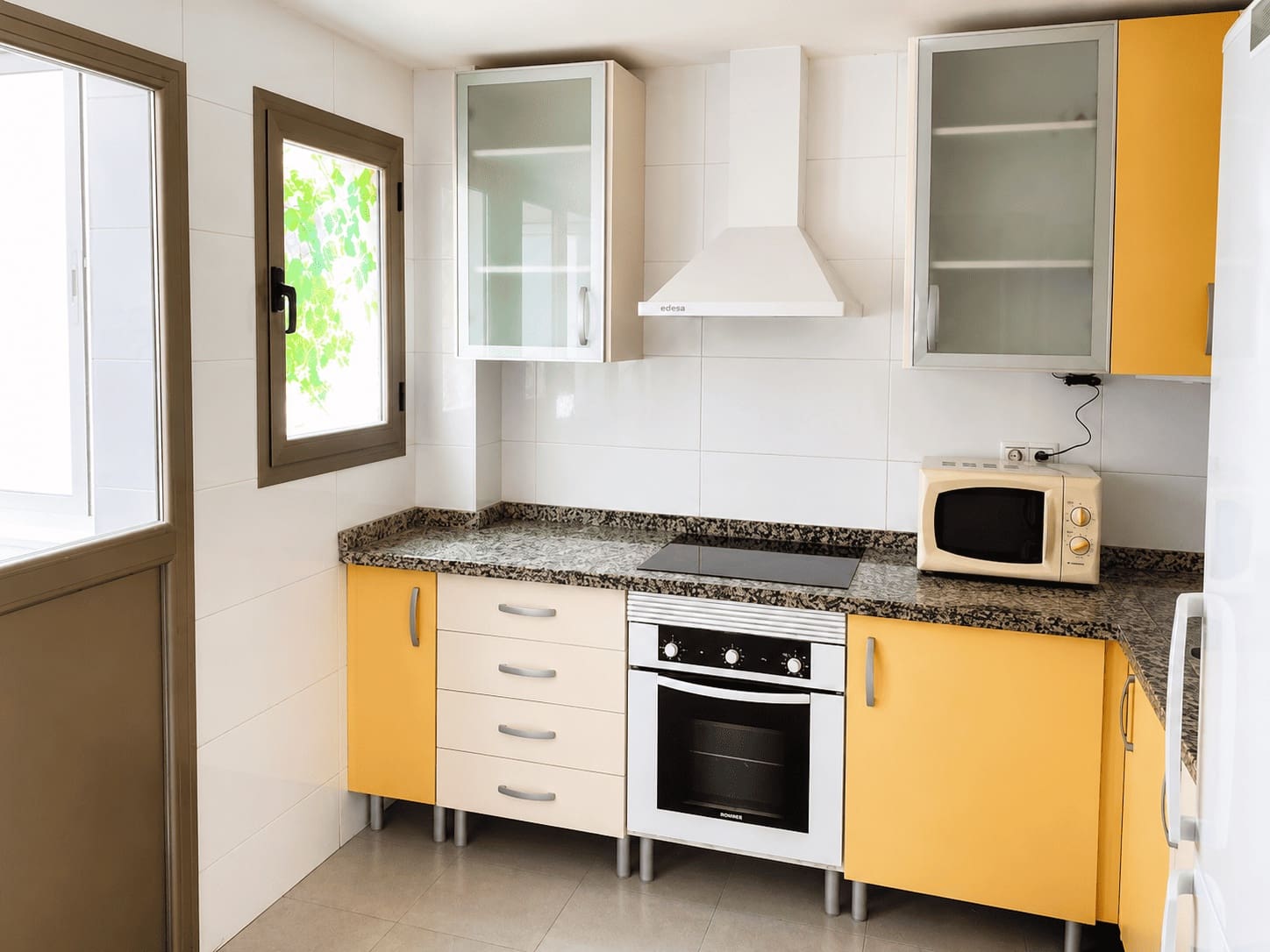 2 bedroom Penthouse for rent in Malaga city with pool garage - € 1,750 (Ref: 9851297)
