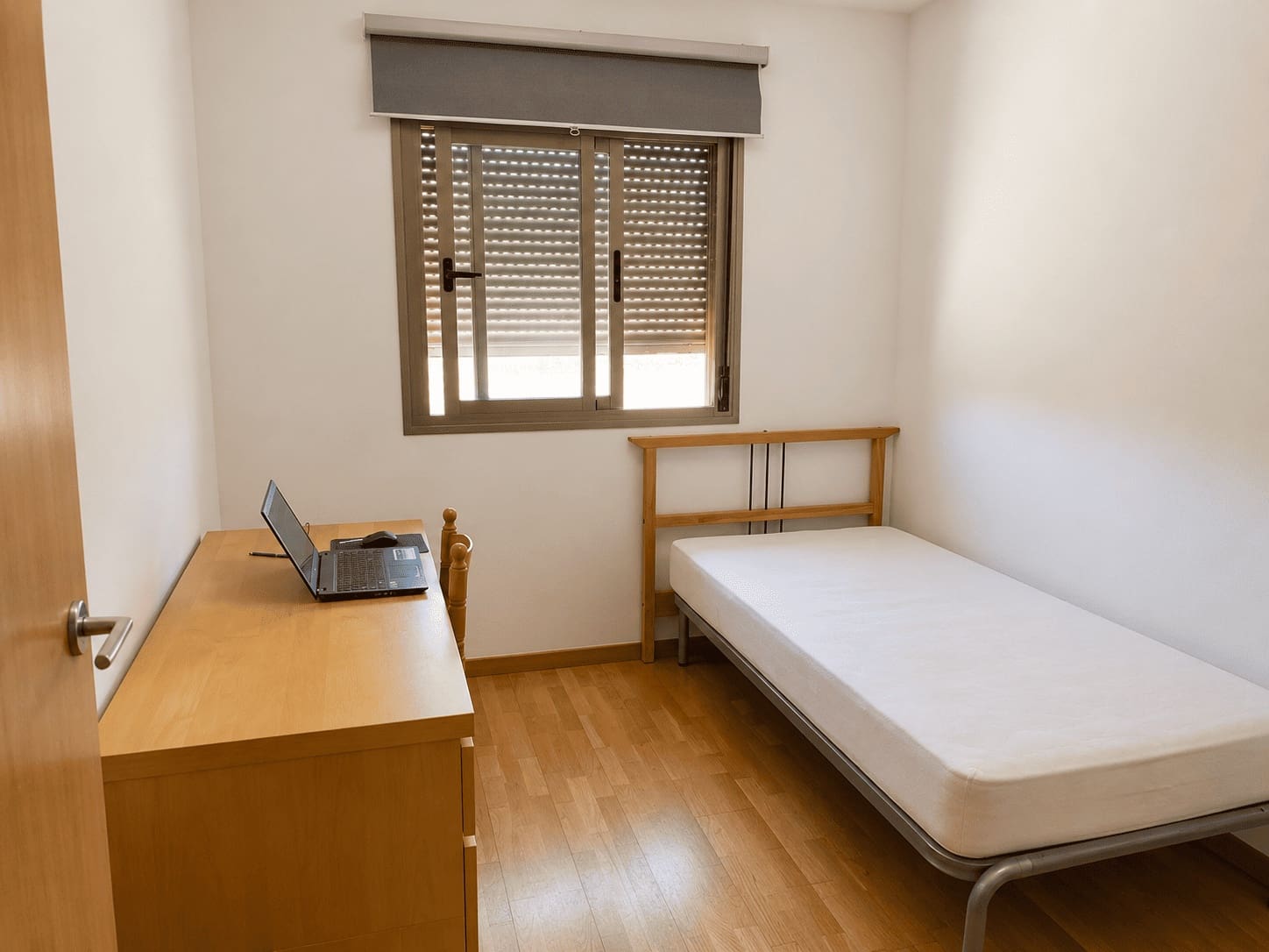 2 bedroom Penthouse for rent in Malaga city with pool garage - € 1,750 (Ref: 9851297)