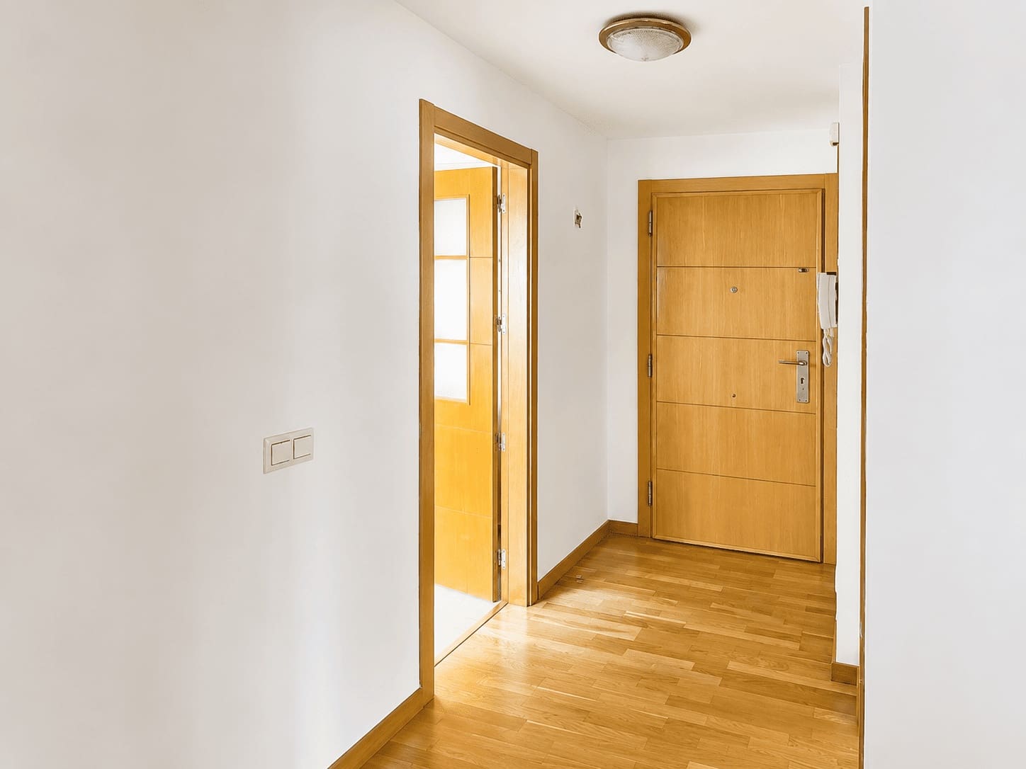 2 bedroom Penthouse for rent in Malaga city with pool garage - € 1,750 (Ref: 9851297)