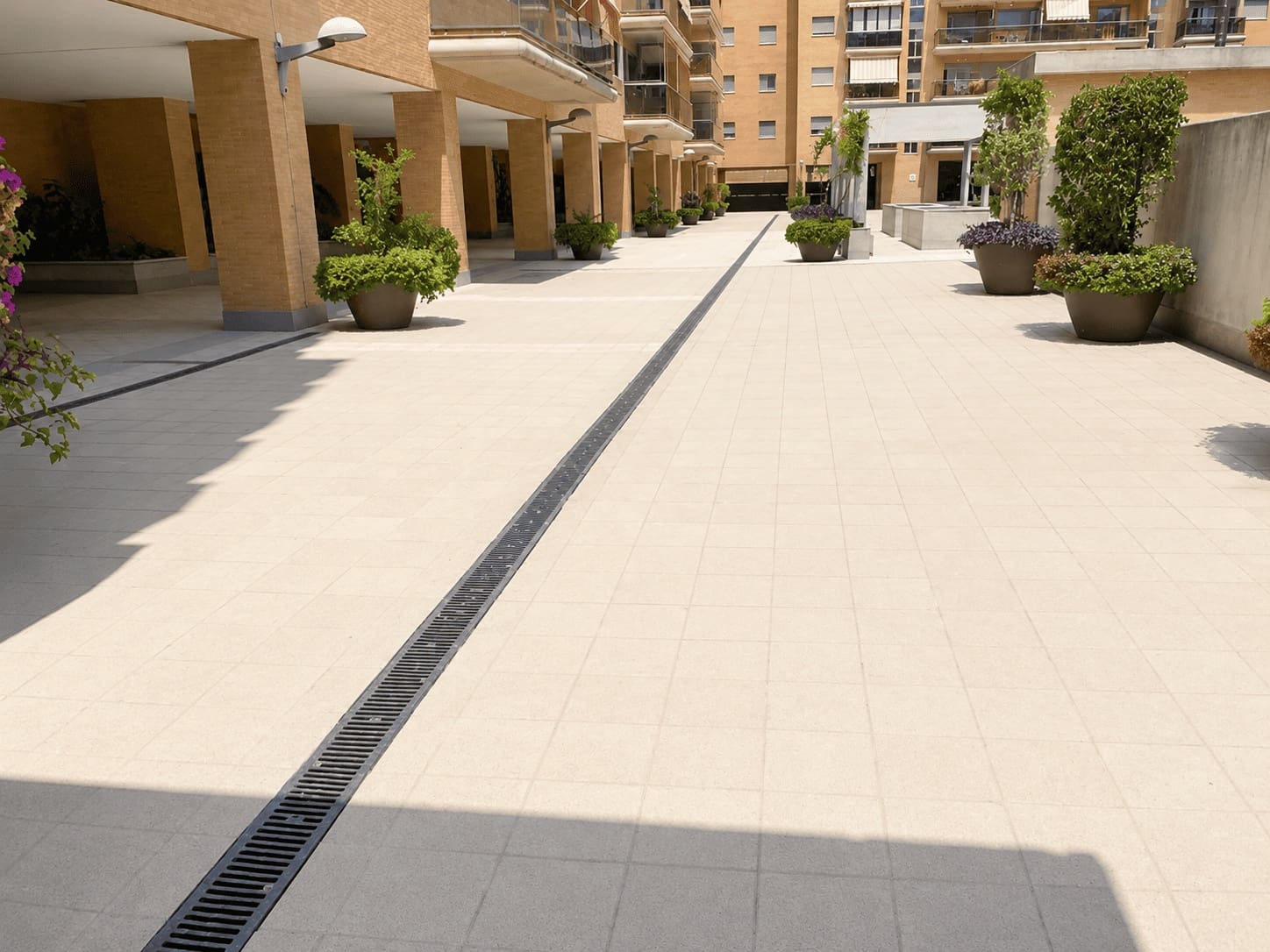 2 bedroom Penthouse for rent in Malaga city with pool garage - € 1,750 (Ref: 9851297)