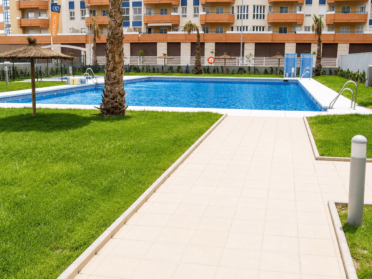 2 bedroom Penthouse for rent in Malaga city with pool garage - € 1,750 (Ref: 9851297)