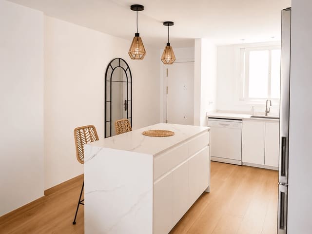 3 camera da letto Appartamento da affittare in Estepona - 1.800 € (Rif: 9851298)