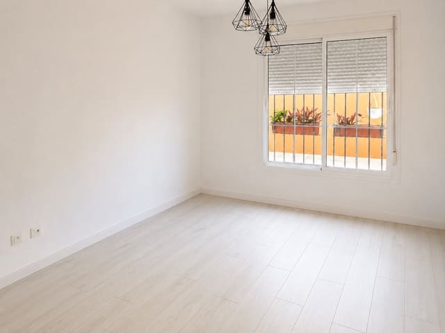 4 bedroom Semi-detached Villa for rent in Campanillas, Málaga city with garage - € 1,900 (Ref: 9854920)