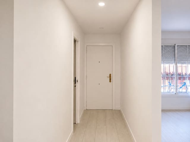 4 bedroom Semi-detached Villa for rent in Campanillas, Málaga city with garage - € 1,900 (Ref: 9854920)