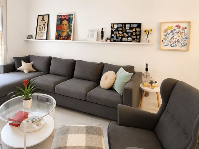 4 bedroom Semi-detached Villa for rent in Campanillas, Málaga city with garage - € 1,900 (Ref: 9854920)