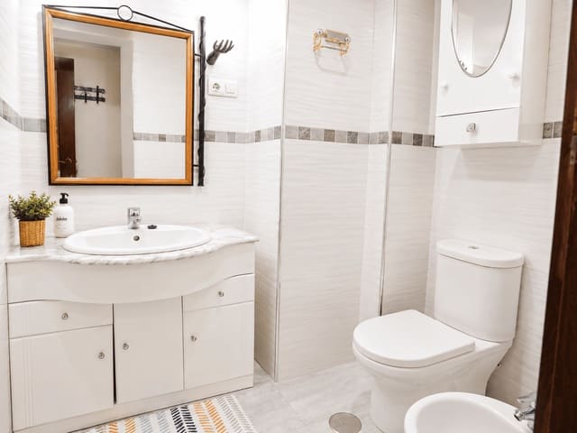 1 soveværelse Lejlighed til leje i Almuñécar med swimmingpool - € 800 (Ref: 9854922)