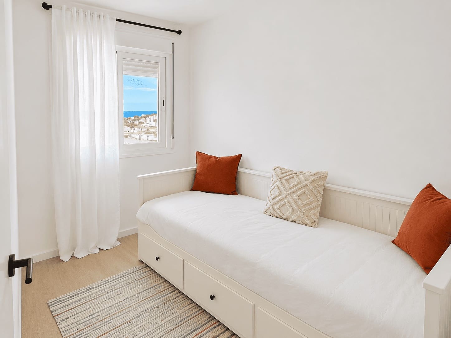 2 bedroom Apartment for rent in Rincon de la Victoria with garage - € 1,980 (Ref: 9858010)