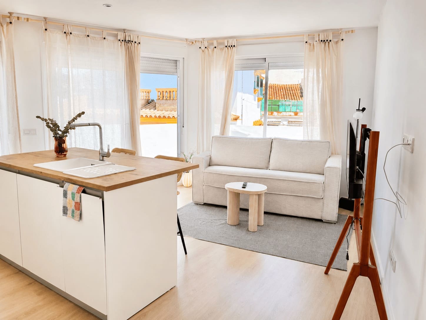 2 bedroom Apartment for rent in Rincon de la Victoria with garage - € 1,980 (Ref: 9858010)