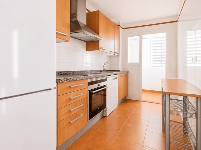 2 makuuhuone Huoneisto vuokrattavana paikassa Torre del Mar, Vélez-Málaga mukana uima-altaan 
autotalli - 1 500 € (Ref: 9861532)