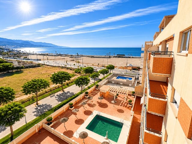 2 makuuhuone Huoneisto vuokrattavana paikassa Torre del Mar, Vélez-Málaga mukana uima-altaan 
autotalli - 1 500 € (Ref: 9861532)