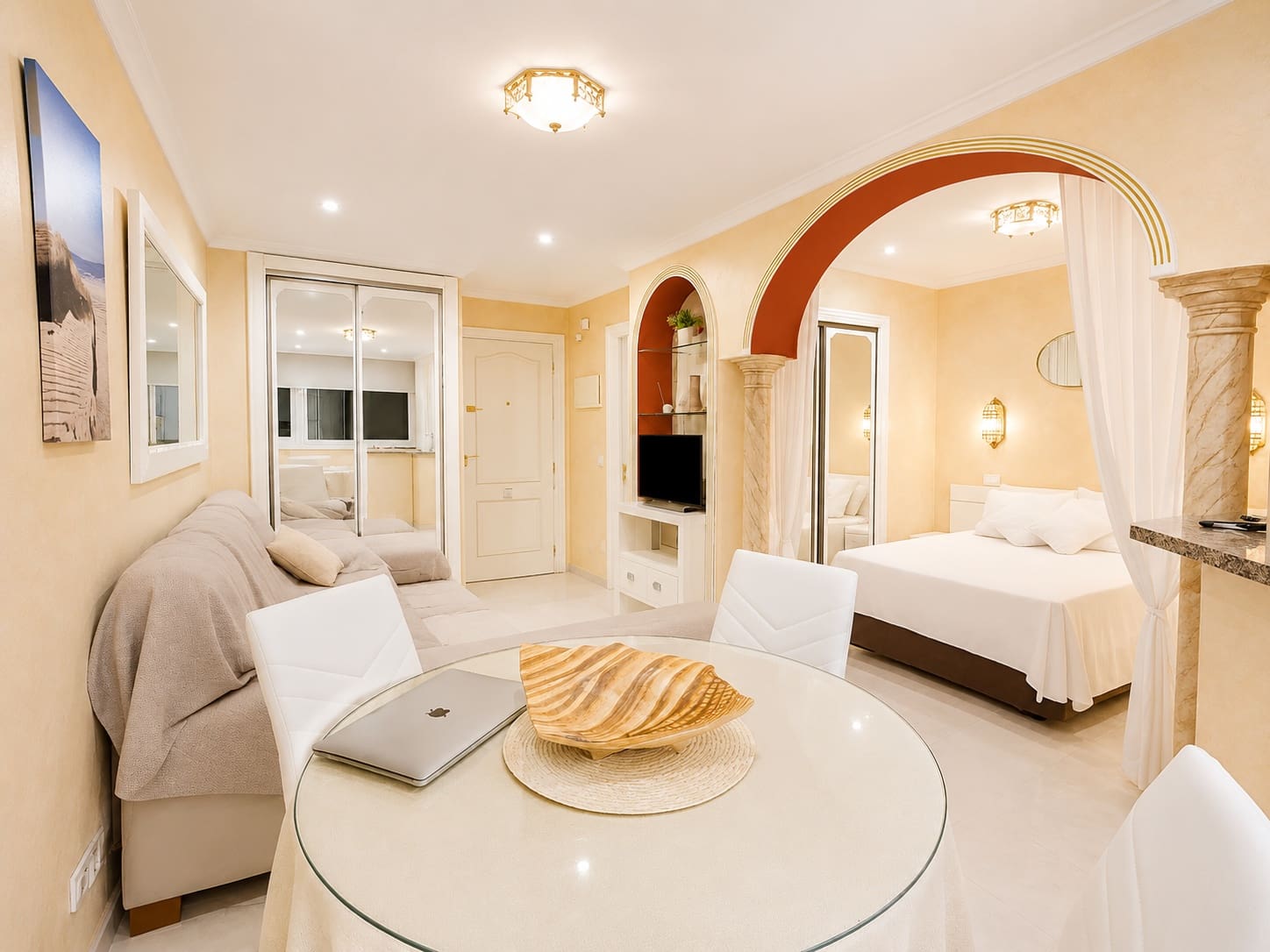 1 bedroom Apartment for rent in Benalmadena with pool - € 1,200 (Ref: 9861533)