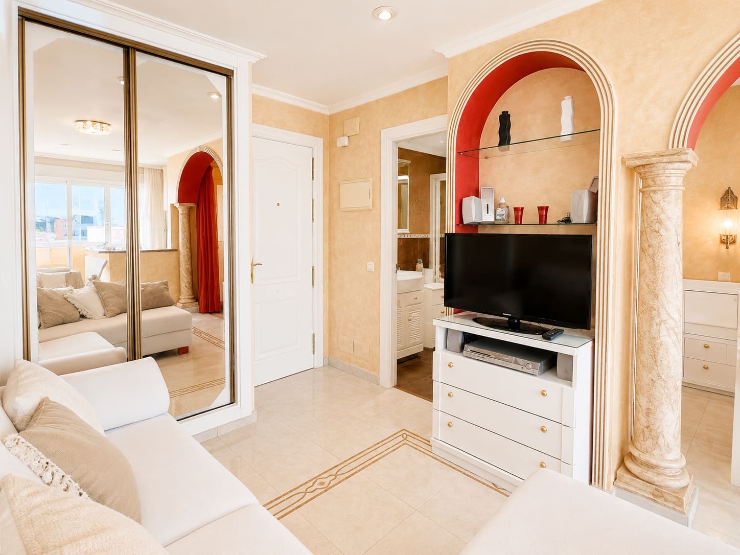 1 bedroom Apartment for rent in Benalmadena with pool - € 1,200 (Ref: 9861533)