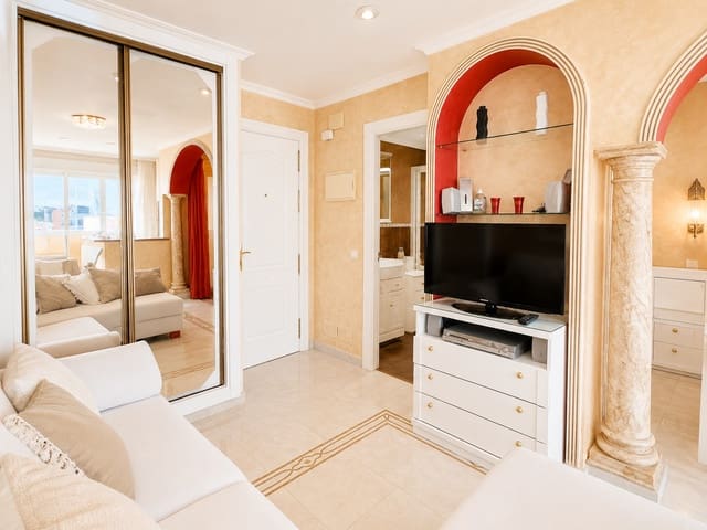 1 makuuhuone Huoneisto vuokrattavana paikassa Solymar, Benalmádena mukana uima-altaan - 1 200 € (Ref: 9861533)